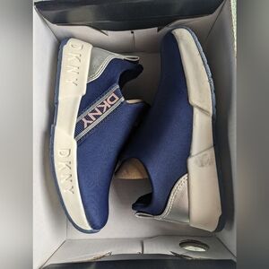 NIB DKNY Maddie Stripe Navy/Pink Girls Toddlers Size 9 DKN668T-1